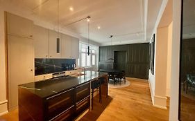 Beautiful 3 Bedroom Flat Next To The Marble Church
